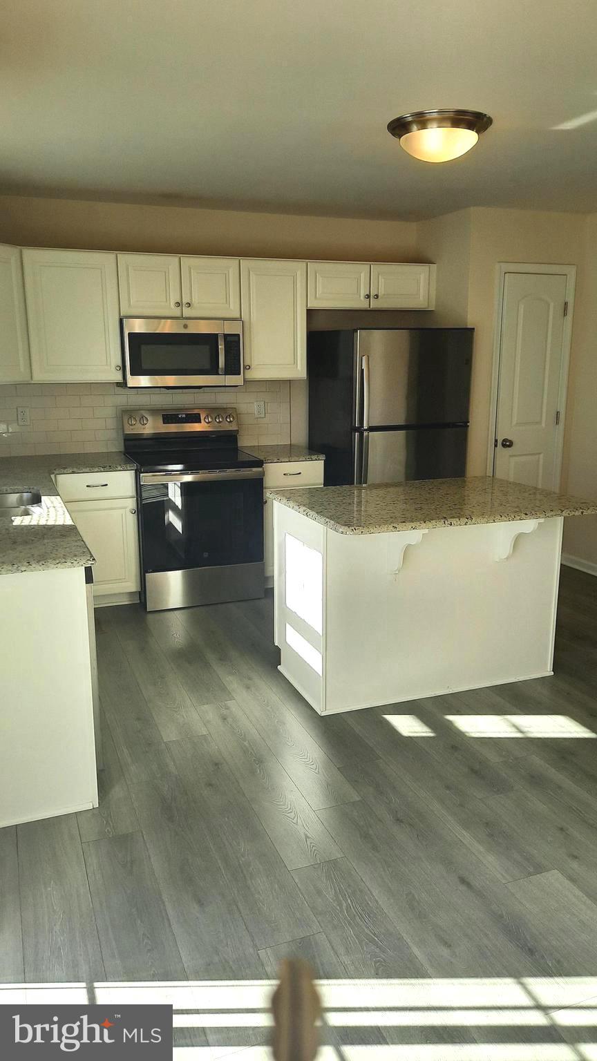 921 ADMIRALS QUAY DRIVE