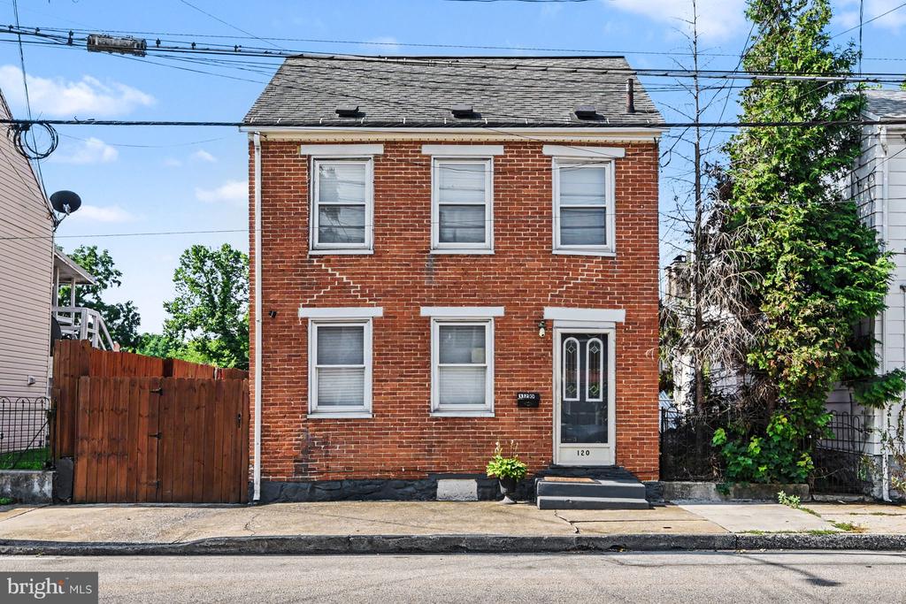 120 E NORTH STREET