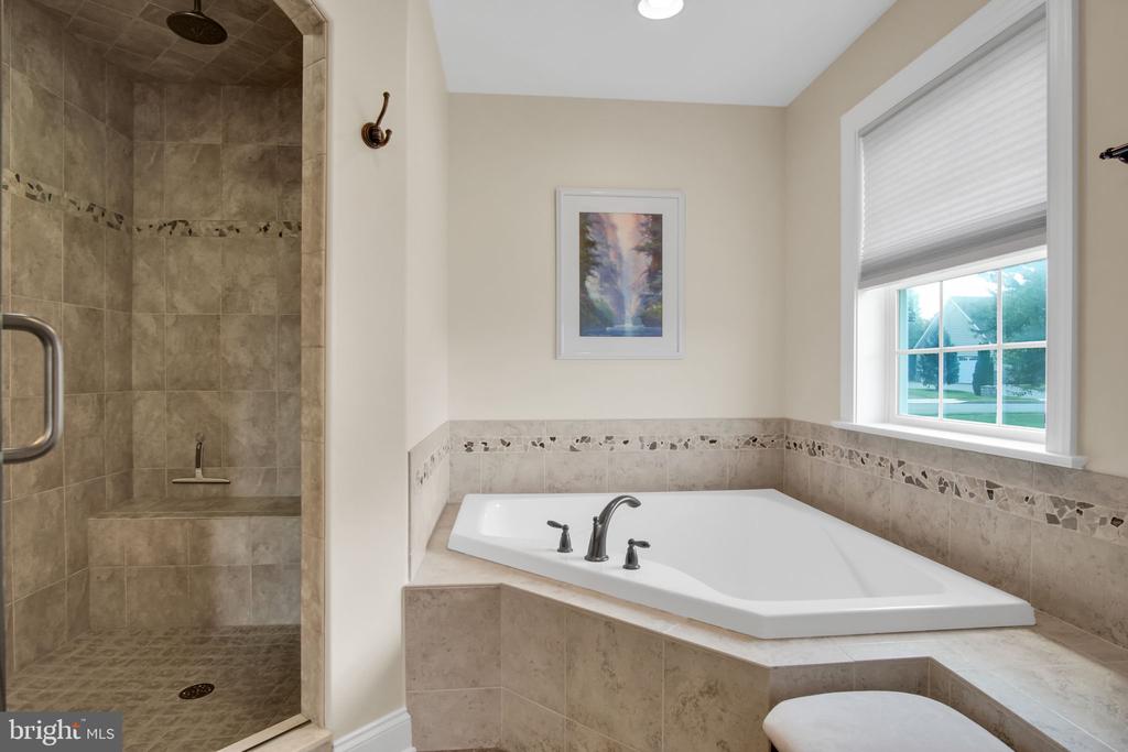 834 TAMANINI WAY