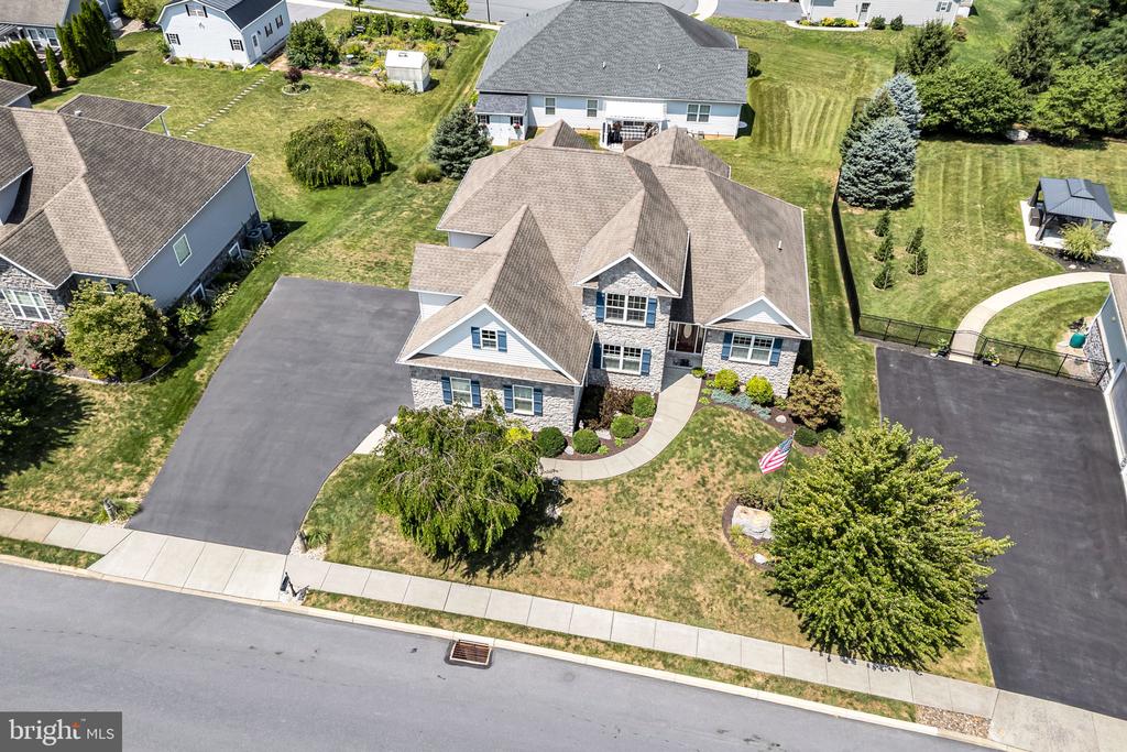 834 TAMANINI WAY