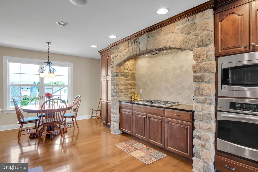 834 TAMANINI WAY