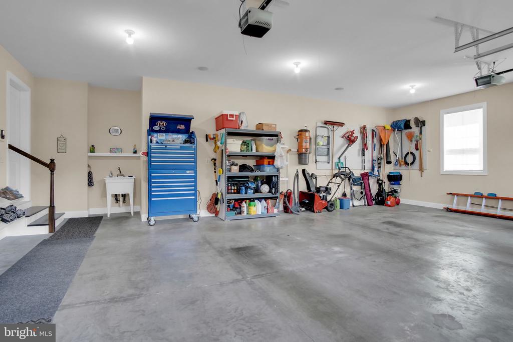 834 TAMANINI WAY