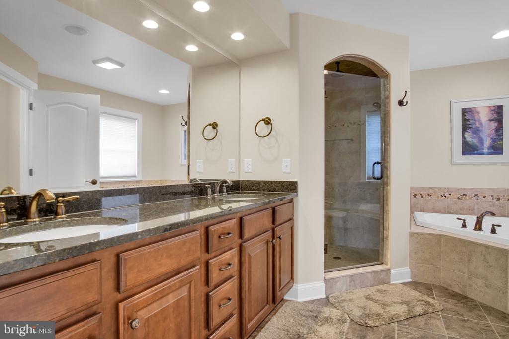 834 TAMANINI WAY