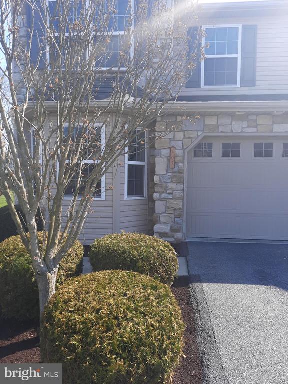407 MERCURY DRIVE