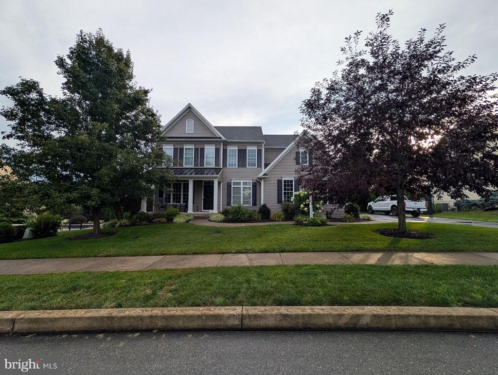 2315 DEWEY LANE
