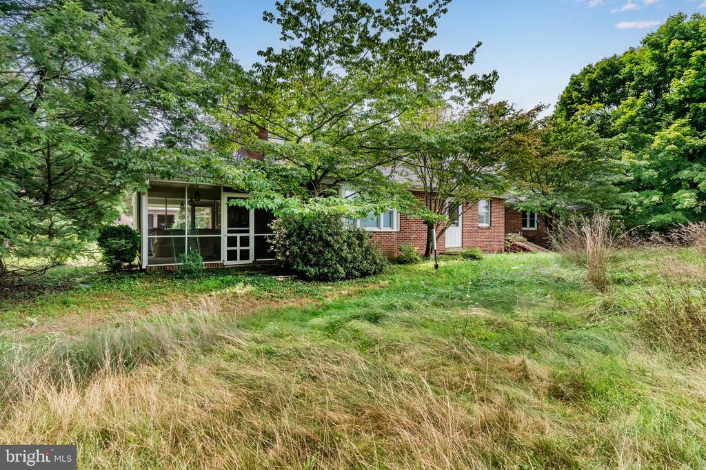 18 CONIFER LANE