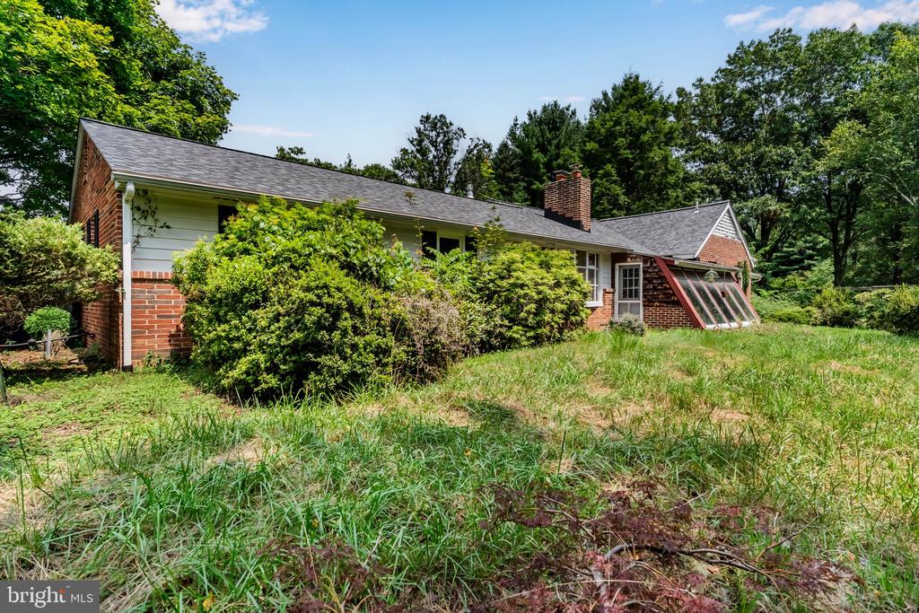 18 CONIFER LANE