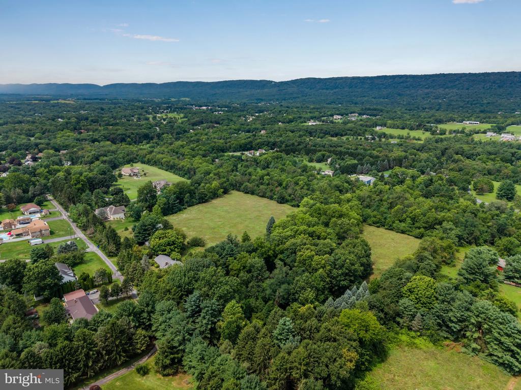 18 CONIFER LANE
