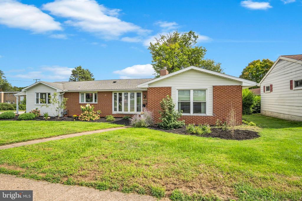 400 BEACON HILL ROAD