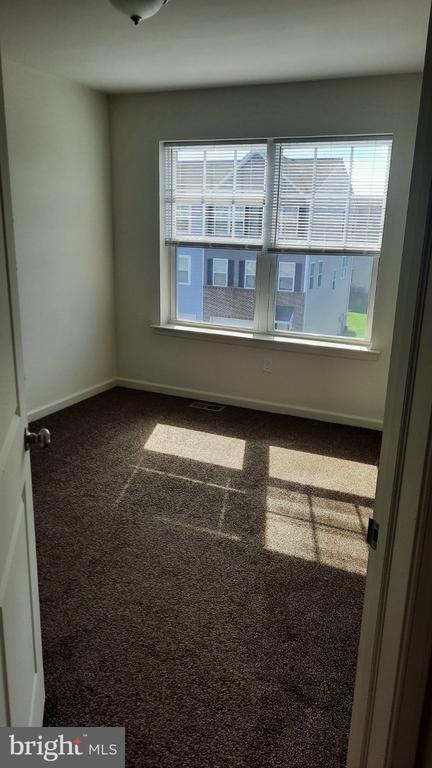 805 ADMIRALS QUAY DRIVE
