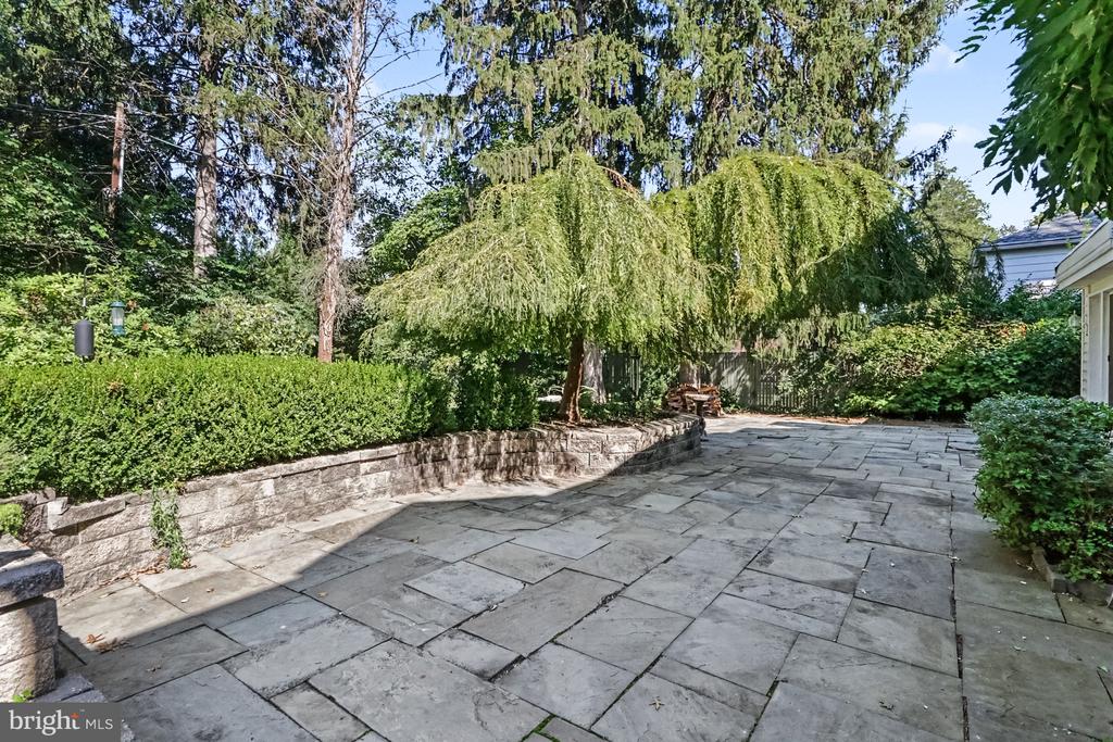 2812 MERION ROAD