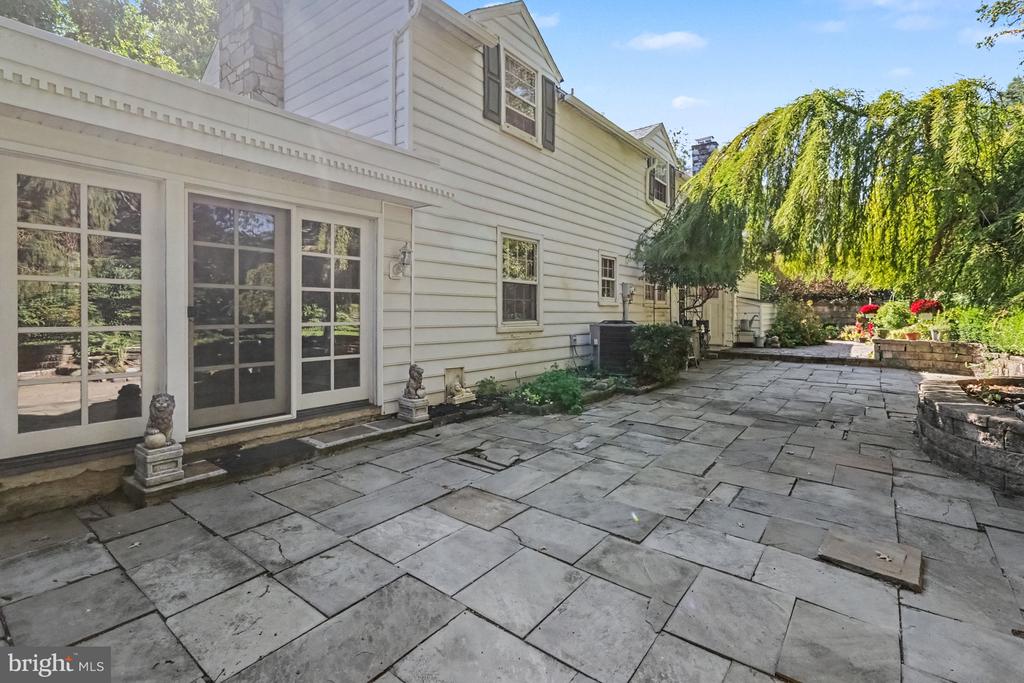 2812 MERION ROAD
