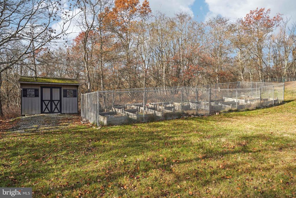 19 FARMER COURT