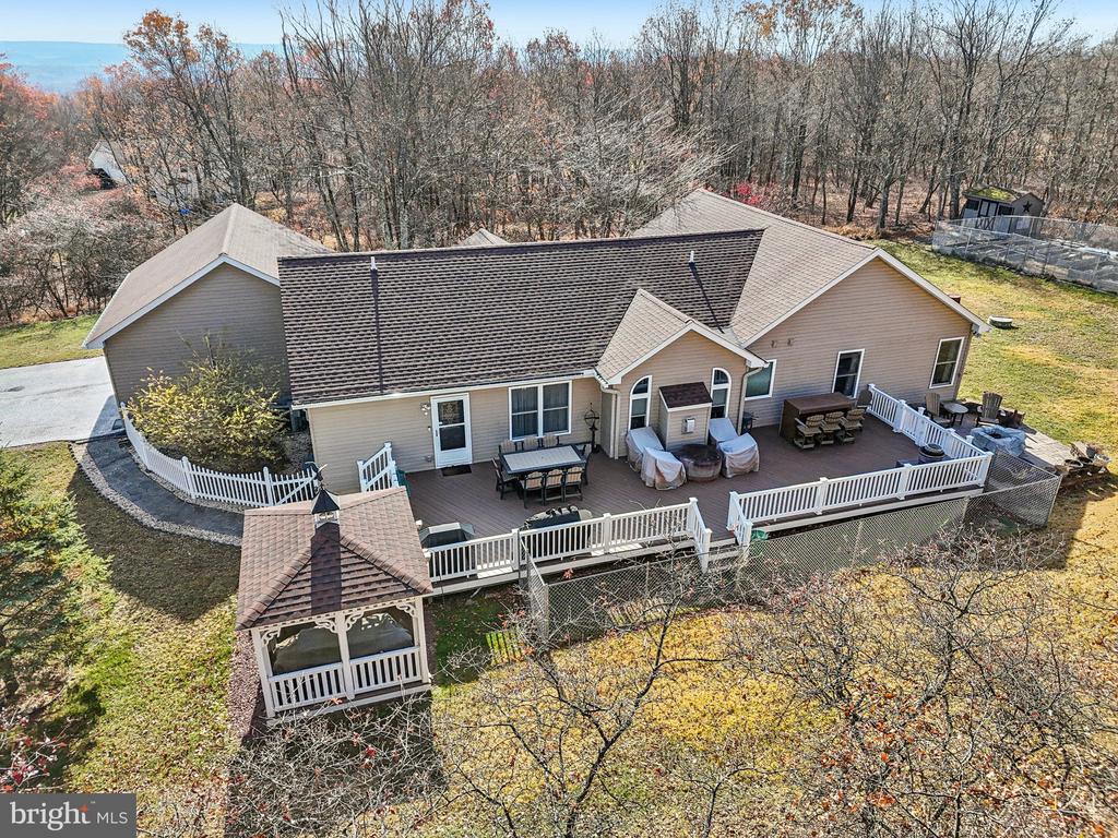 19 FARMER COURT