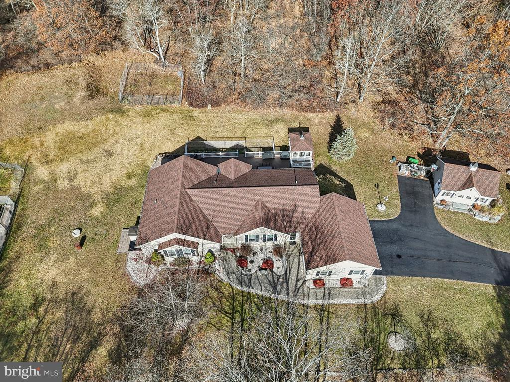 19 FARMER COURT