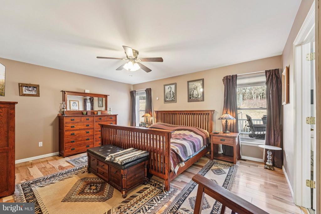 19 FARMER COURT