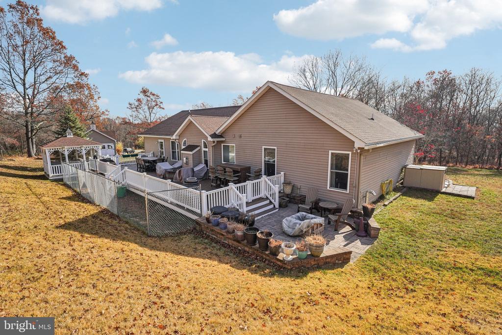 19 FARMER COURT
