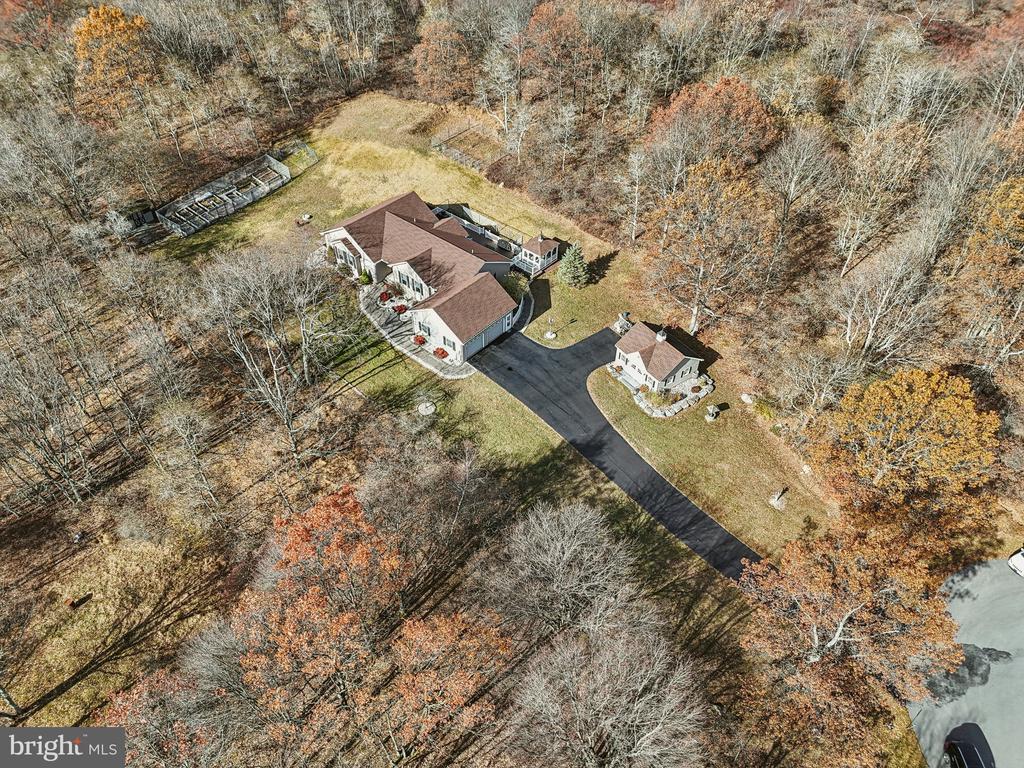 19 FARMER COURT