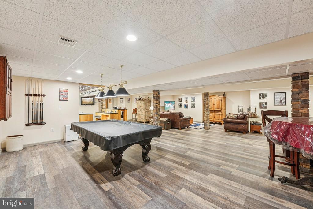19 FARMER COURT