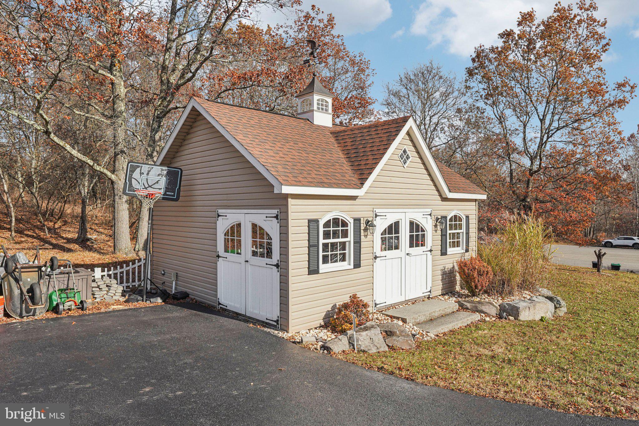 19 FARMER COURT