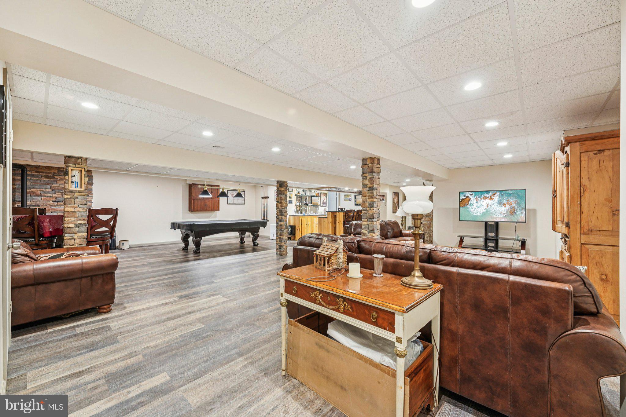 19 FARMER COURT