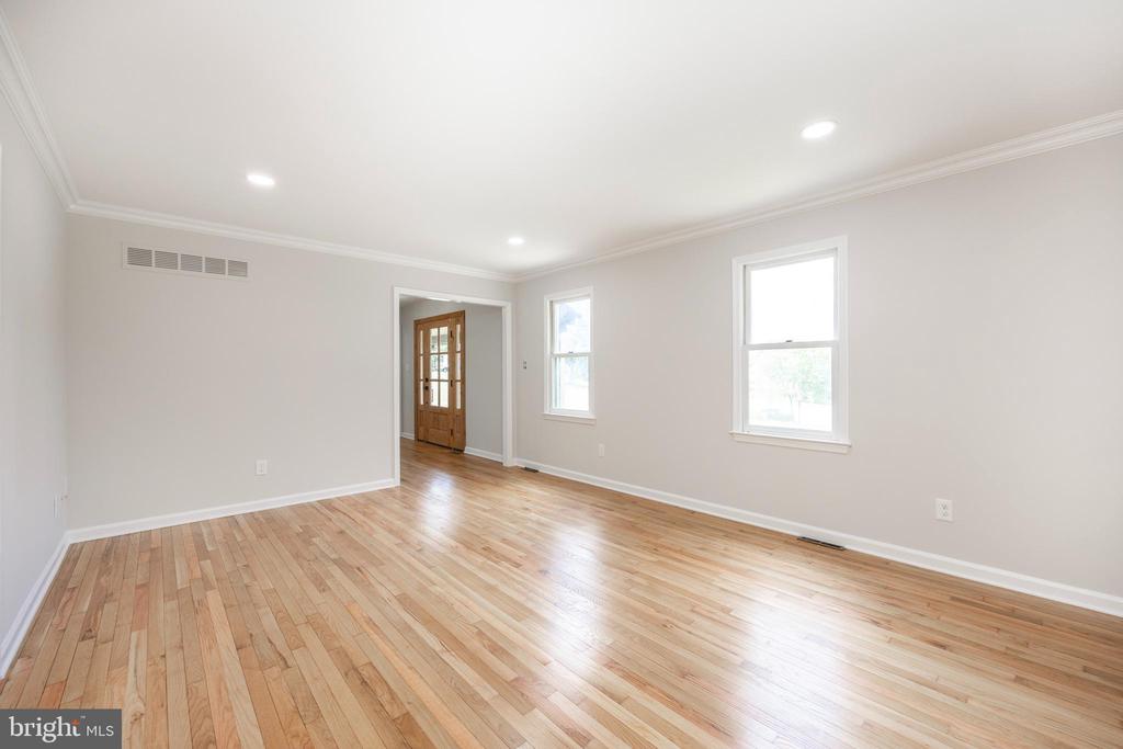 6 Lafitte Ct