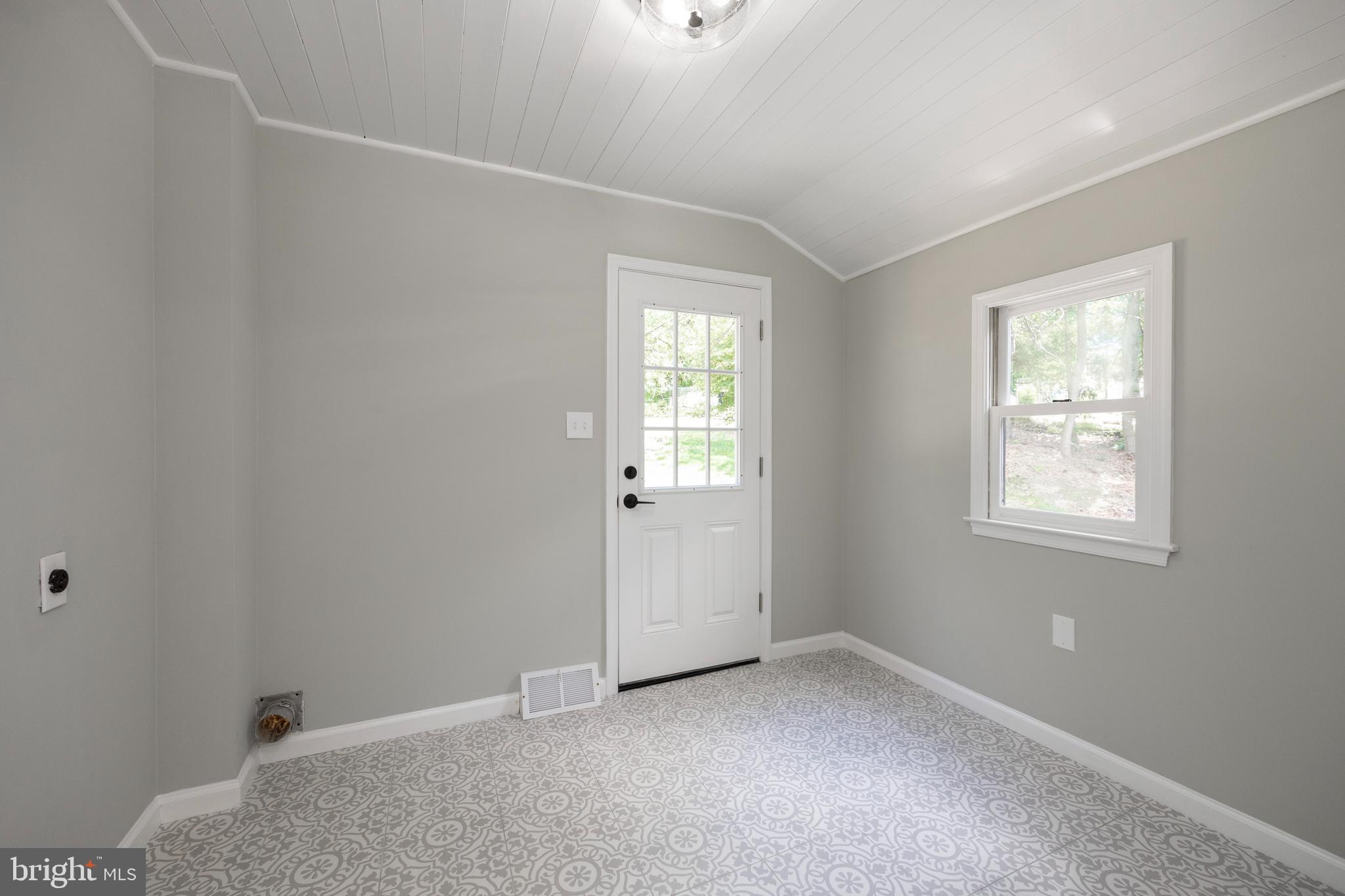 6 Lafitte Ct