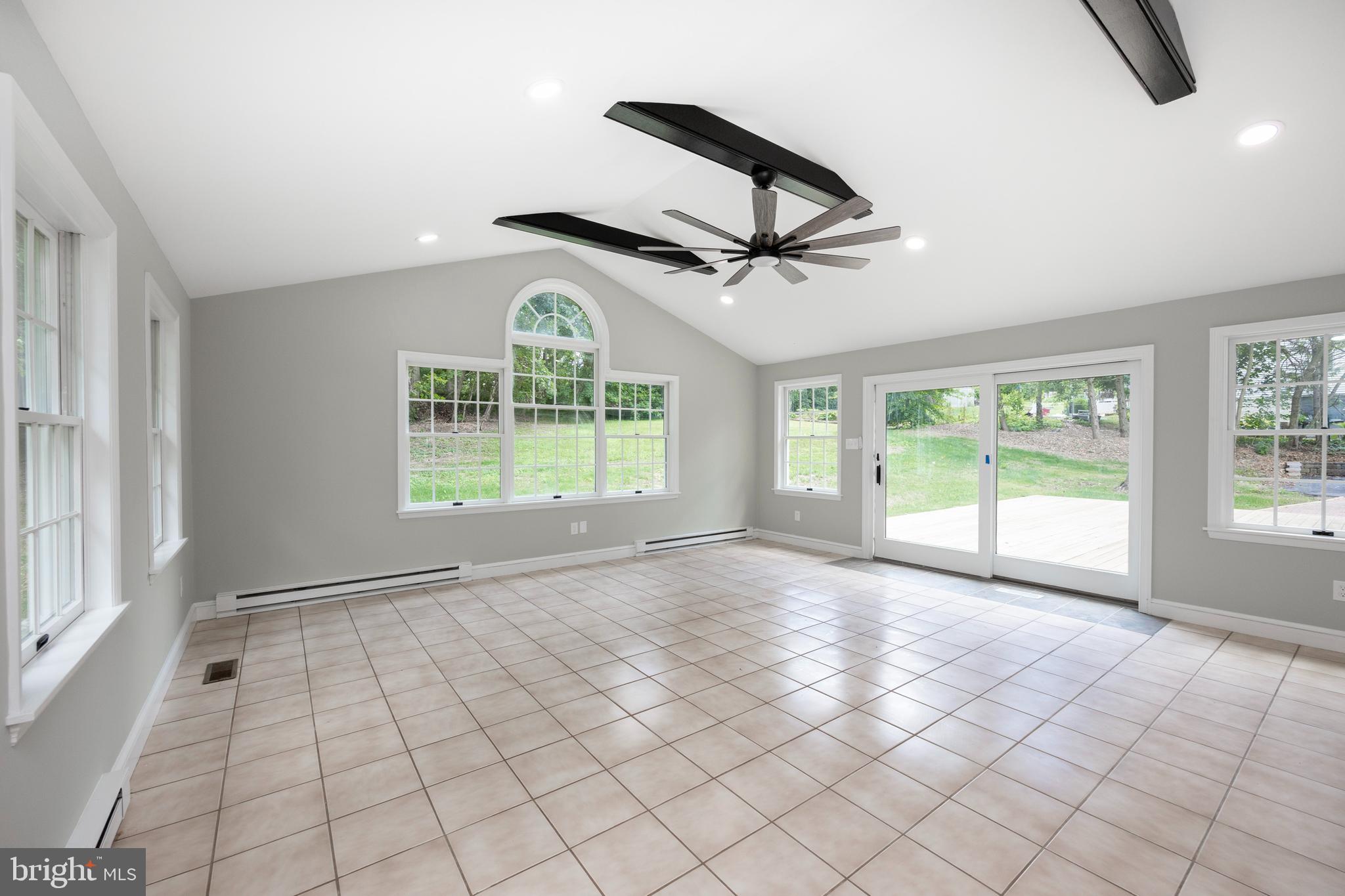 6 Lafitte Ct