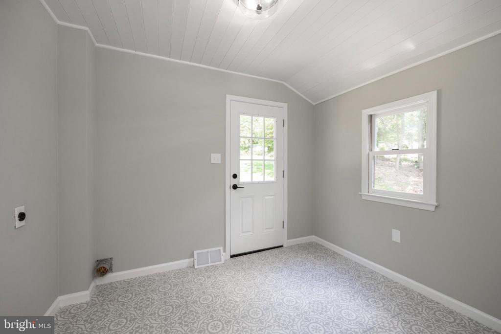 6 Lafitte Ct