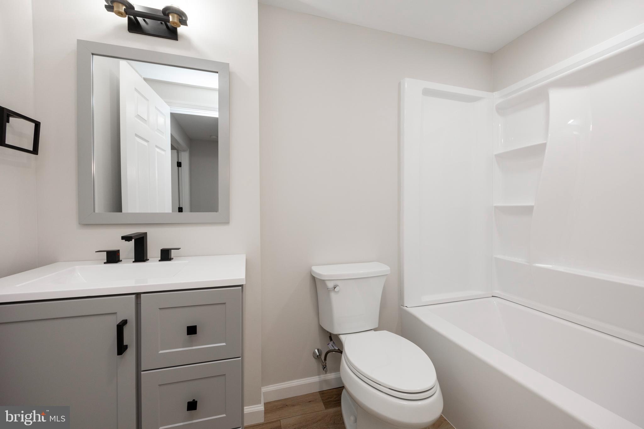 6 Lafitte Ct