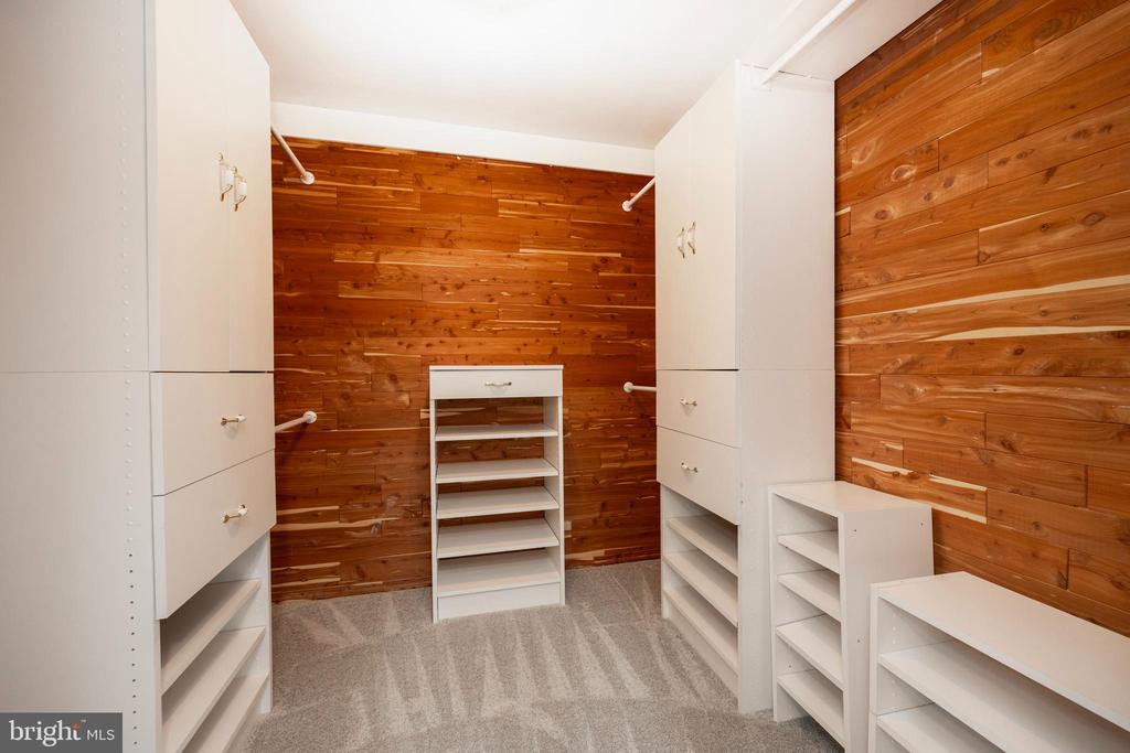 6 Lafitte Ct