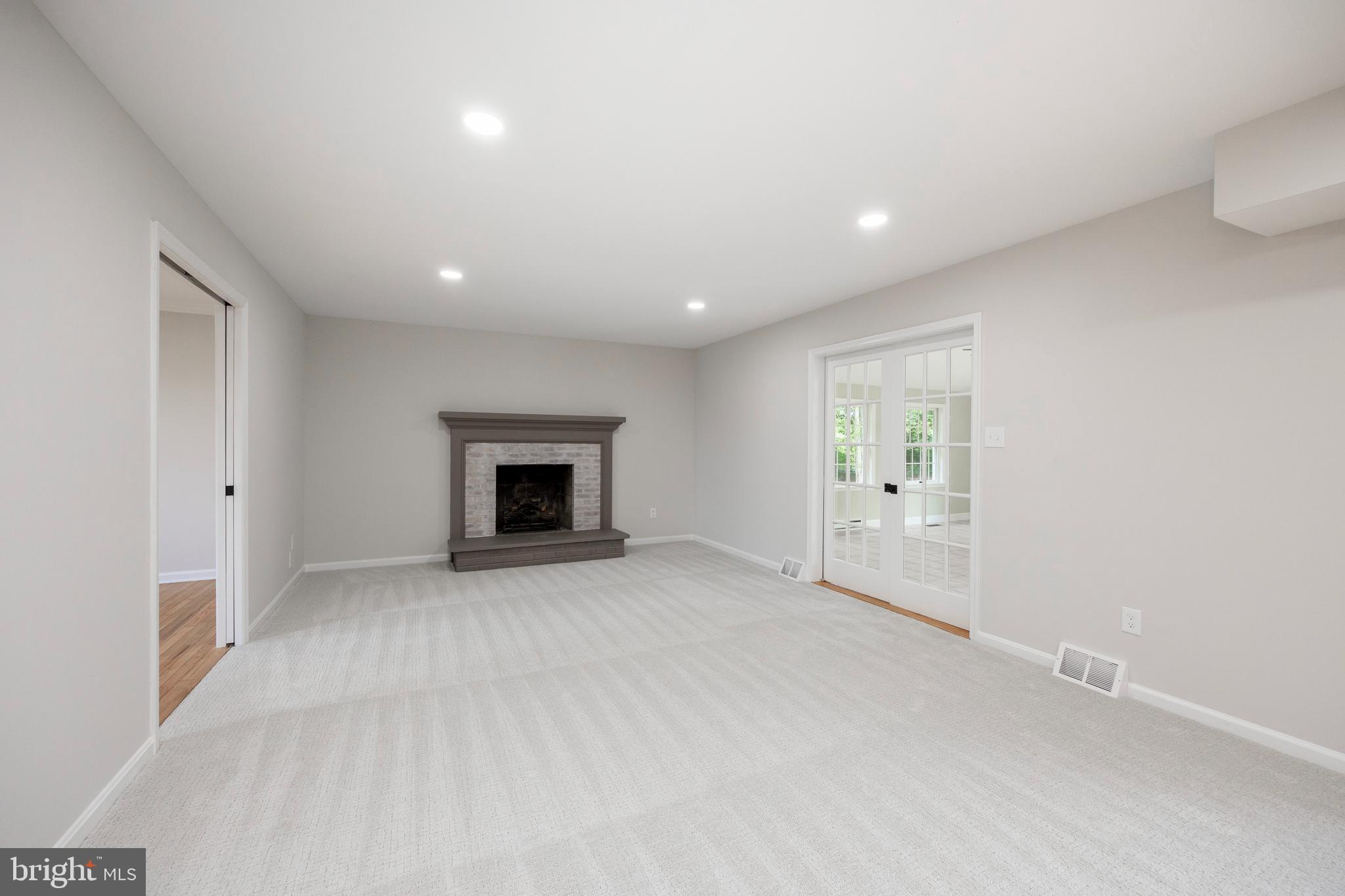6 Lafitte Ct