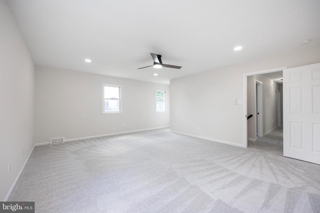 6 Lafitte Ct