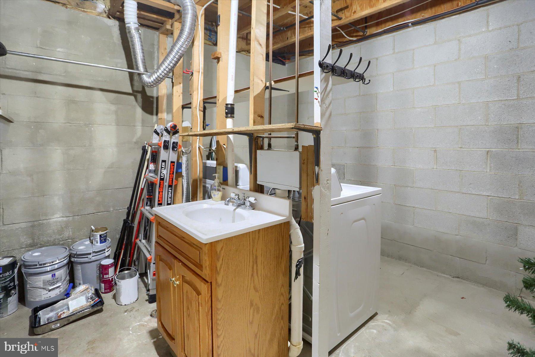 6207 Spring Knoll Dr