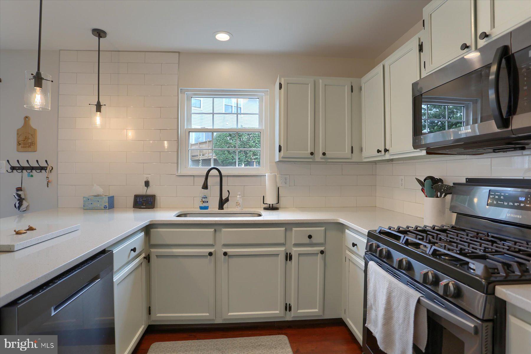 6207 Spring Knoll Dr