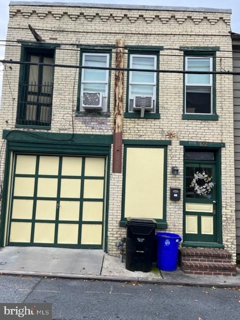 1121 N Front St