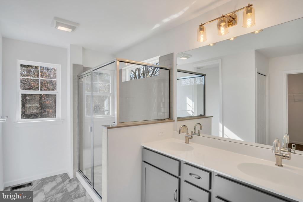 4486 Continental Dr