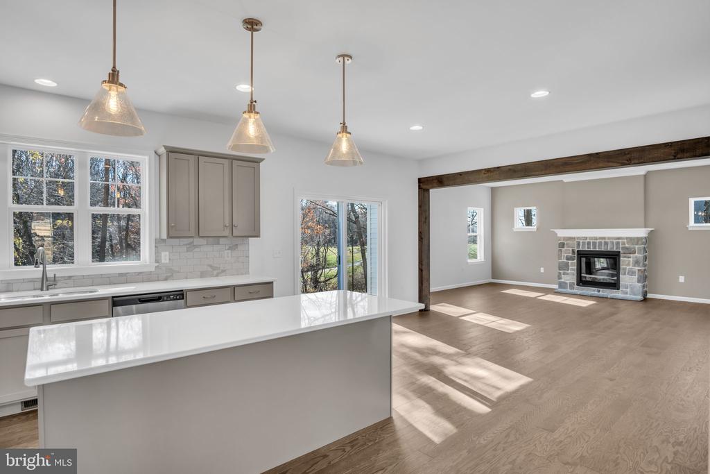 4486 Continental Dr