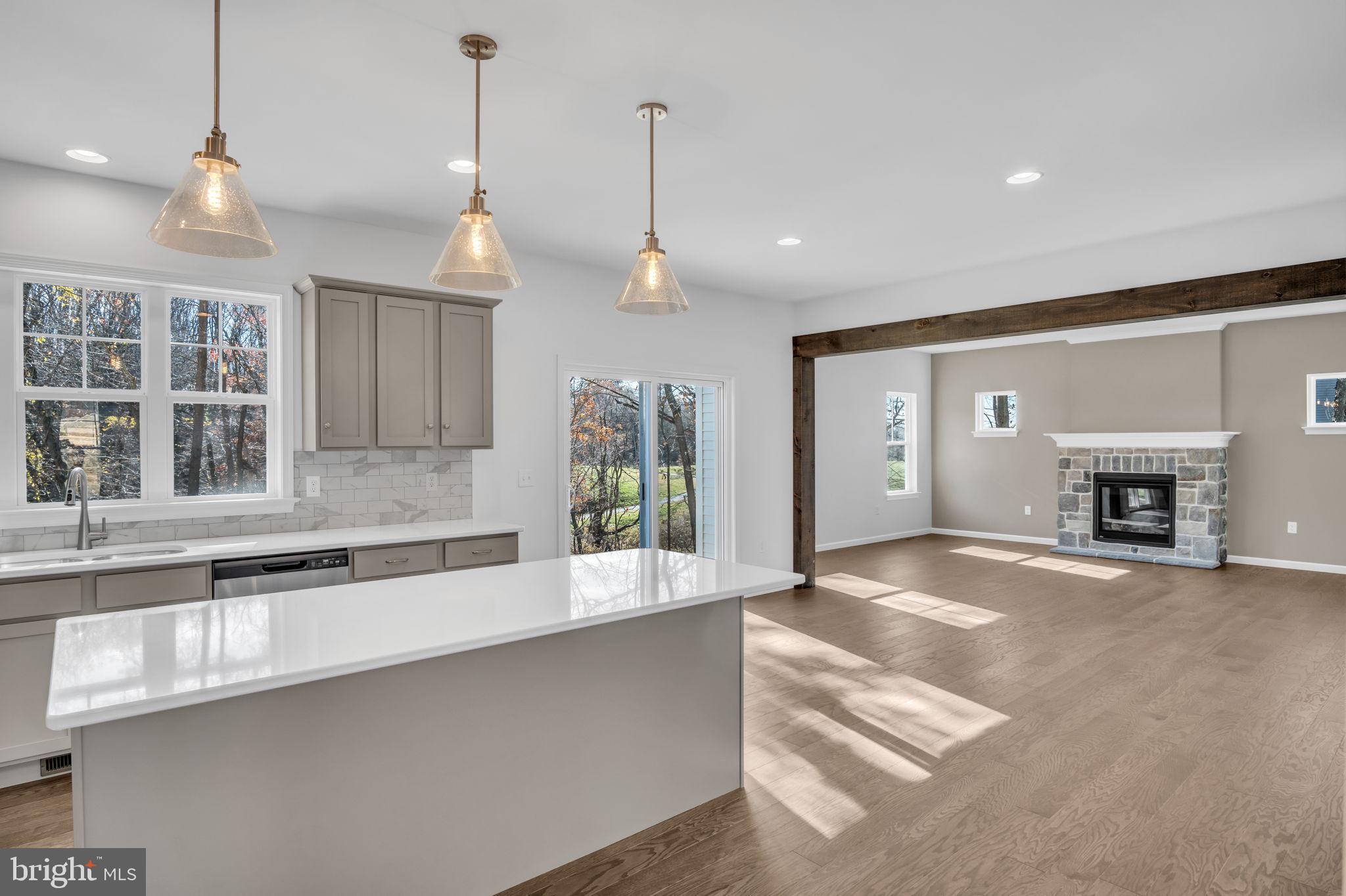 4486 Continental Dr