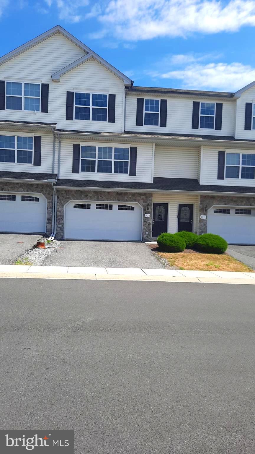 2435 NEWTOWN DRIVE
