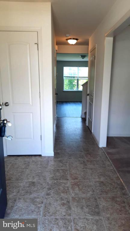 2416 NEWTOWN DRIVE