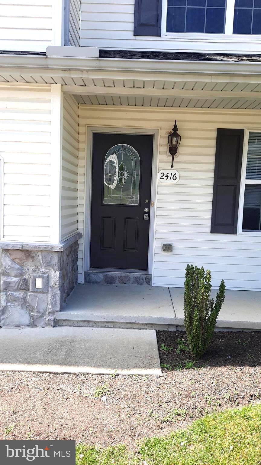 2416 NEWTOWN DRIVE
