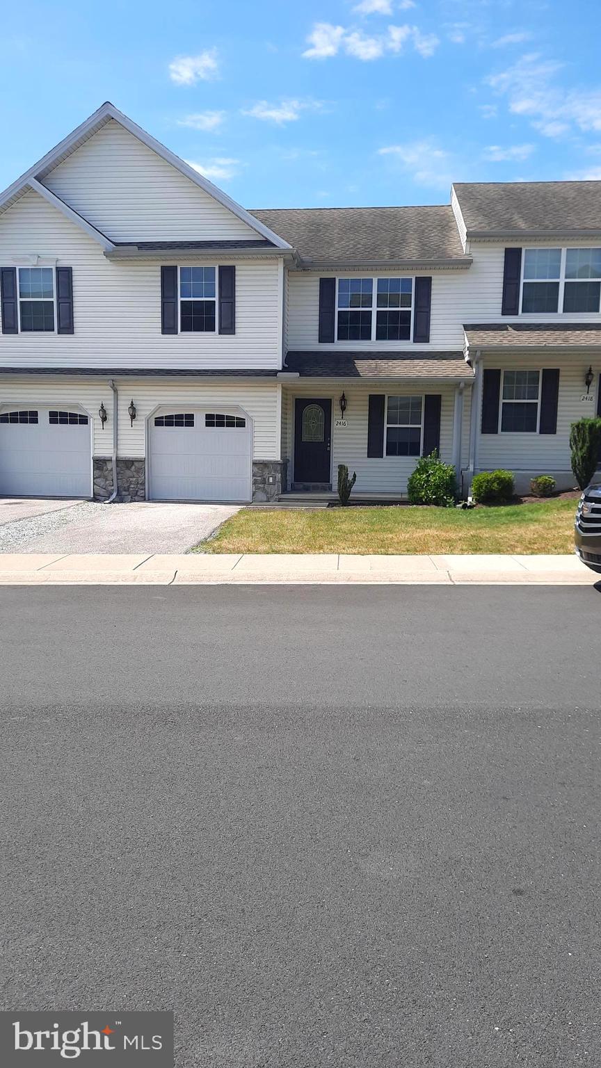 2416 NEWTOWN DRIVE