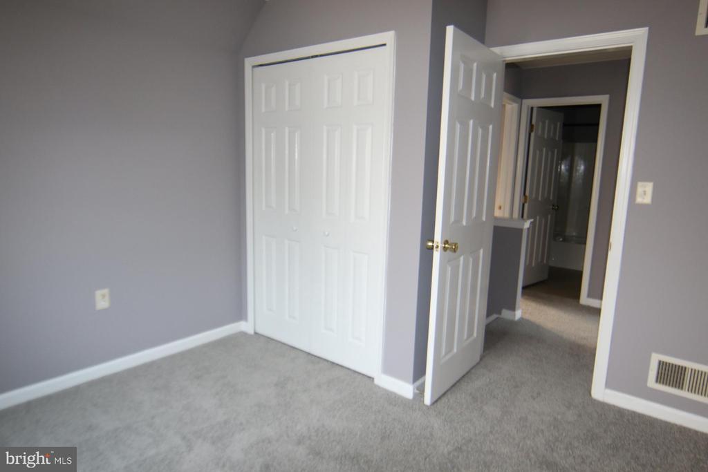 208 Adobe Dr