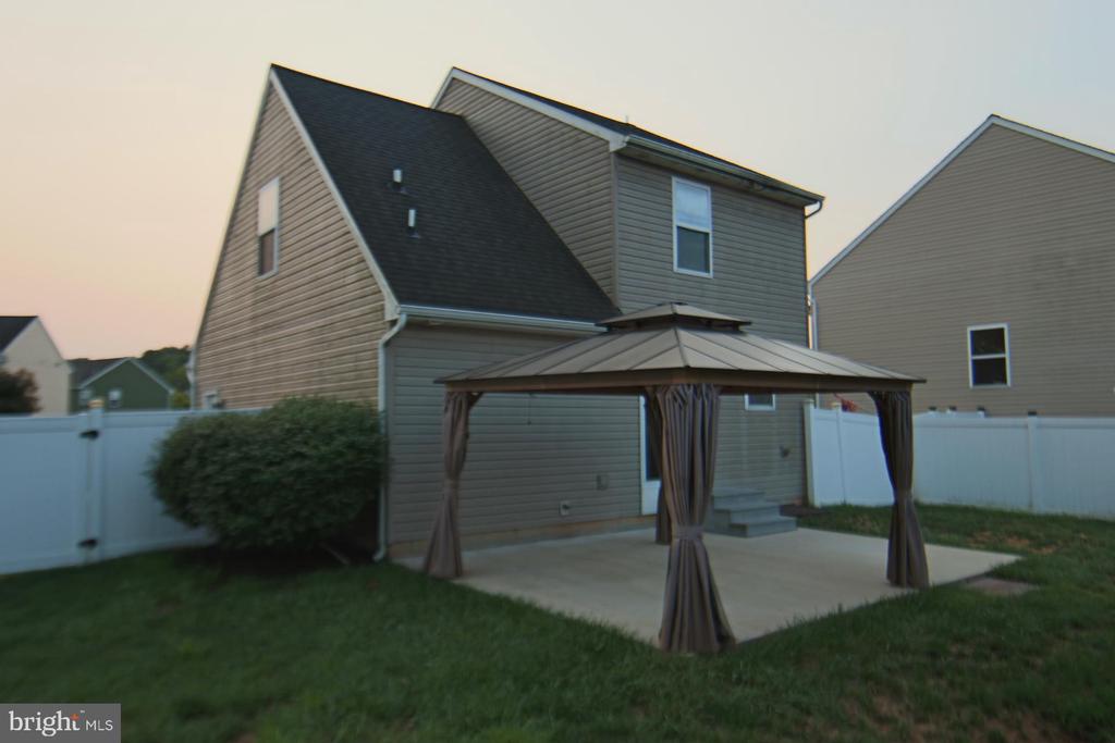 208 Adobe Dr
