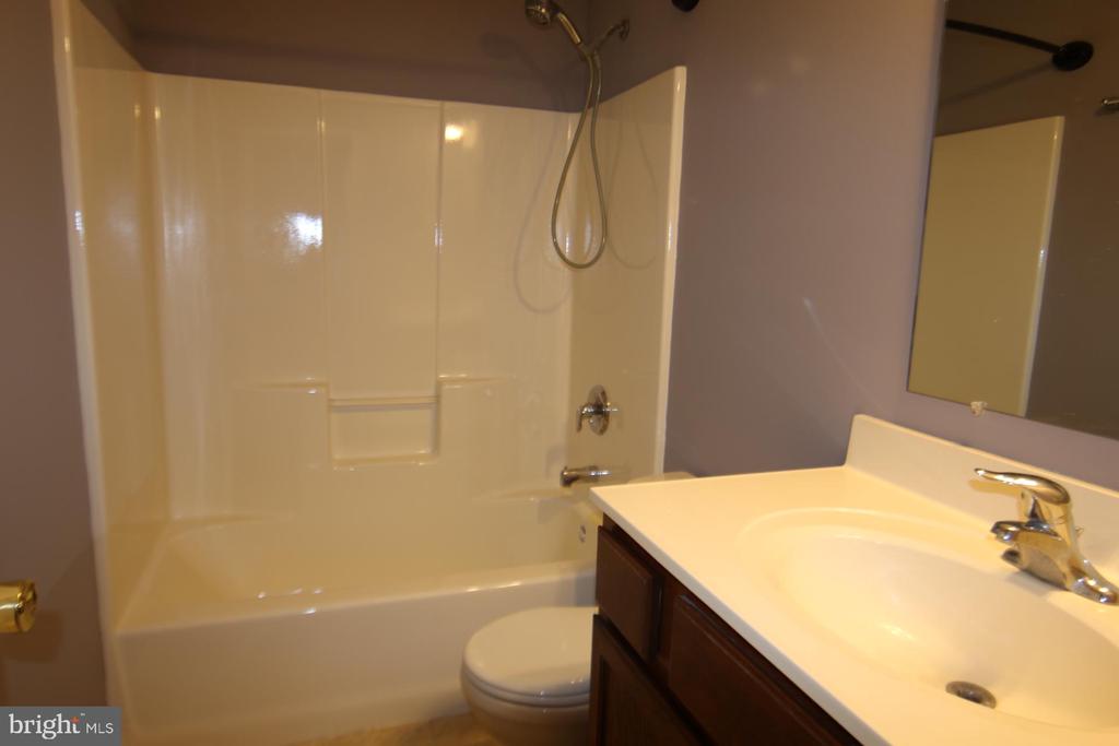 208 Adobe Dr