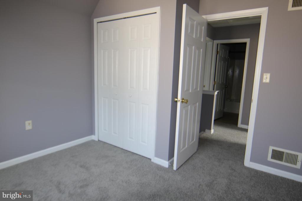 208 Adobe Dr