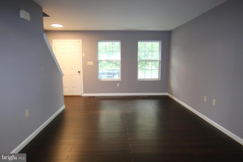 208 Adobe Dr