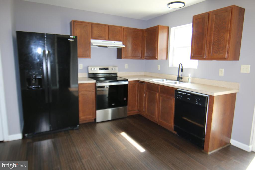 208 Adobe Dr