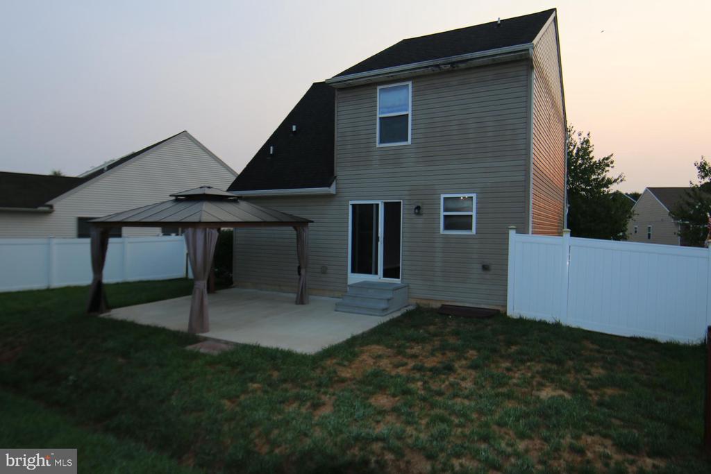 208 Adobe Dr